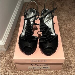 Nina Maralyn Black dress shoes size 7